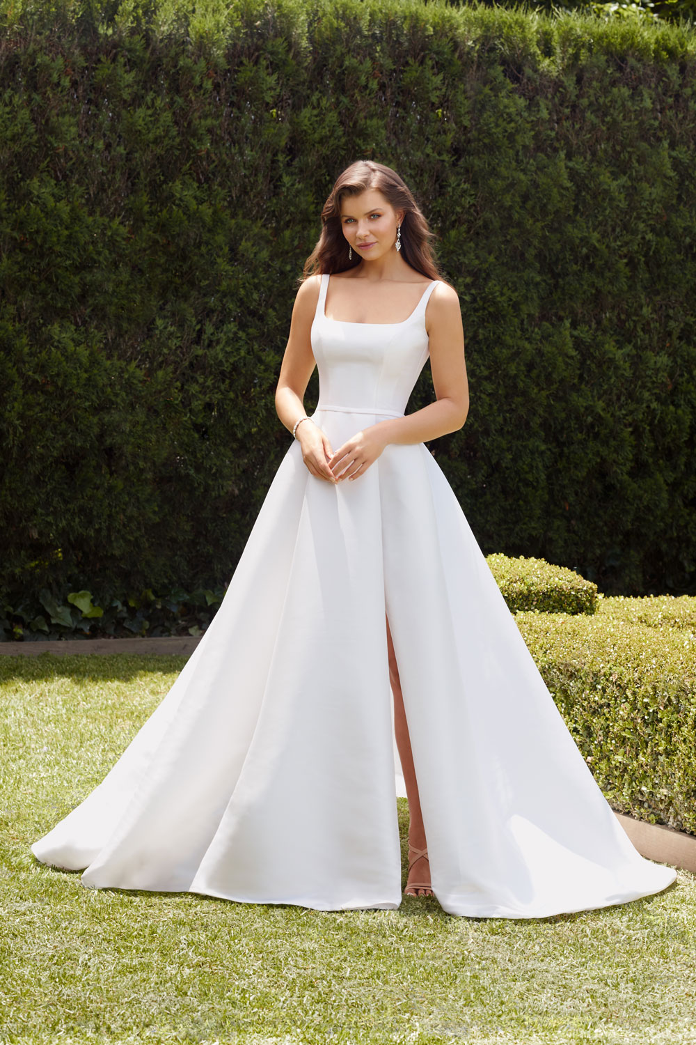 vestido de novia Y22263_F22_Campaign_5837-pequeño