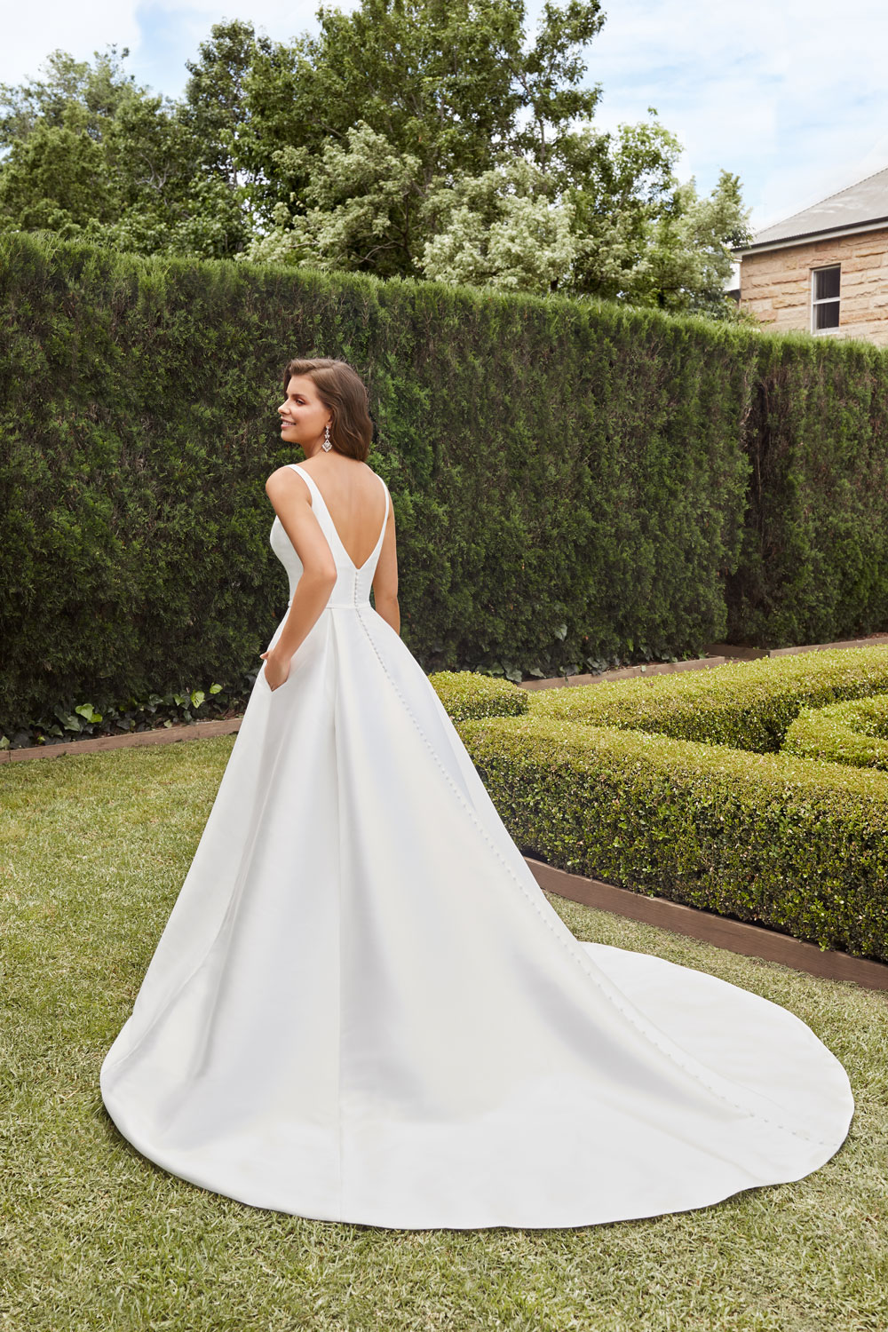 vestido de novia Y22263_F22_Campaign_5997-pequeña